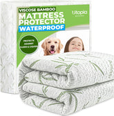 Utopia Bedding vista frontal del protector en empaque, protección impermeable visible