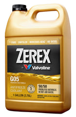 Valvoline Zerex G05 en uso mientras se rellena el radiador, aplicación segura