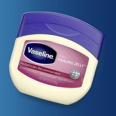 Vaseline textura cremosa en primer plano para hidratación continua