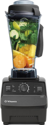 Vitamix 5200 frontal en negro mostrando diseño profesional y estabilidad