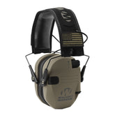 Walker's Razor Slim frontal tan Patriot mostrando ajuste y perfil ultradelgado