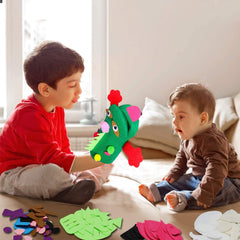 WATINC marioneta terminada en mano de niño fomentando juego creativo