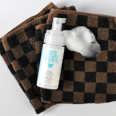 We Love Eyes dispensador de espuma listo para aplicar y controlar dosis