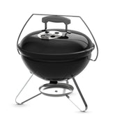 Weber Smokey Joe vista frontal negra mostrando diseño portátil y robustez