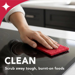 Weiman aplicando crema en placa fría para retirar residuos quemados