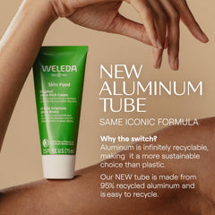 Weleda Skin Food aplicación en manos para suavizar y proteger