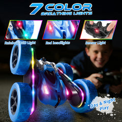 Zalneo coche realizando giro 360 mostrando doble‑lado para acrobacias continuas