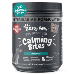 Zesty Paws envase frontal mostrando 90 masticables calmantes y beneficios
