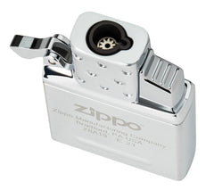 Zippo insert Single Torch frontal mostrando diseño y encaje perfecto
