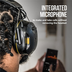 3M WorkTunes Connect usado en obra demostrando protección y entretenimiento