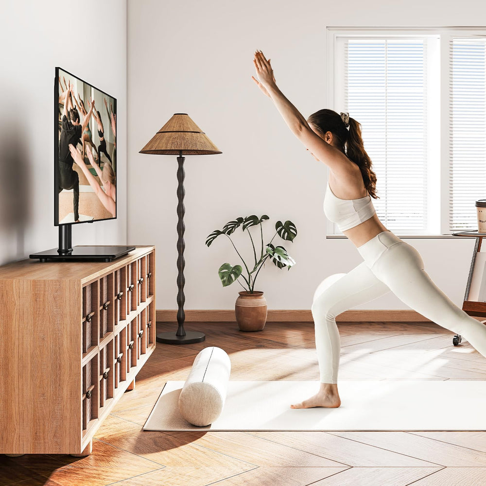 5Rcom comparación de tamaño con televisor para comprobar ajuste visual