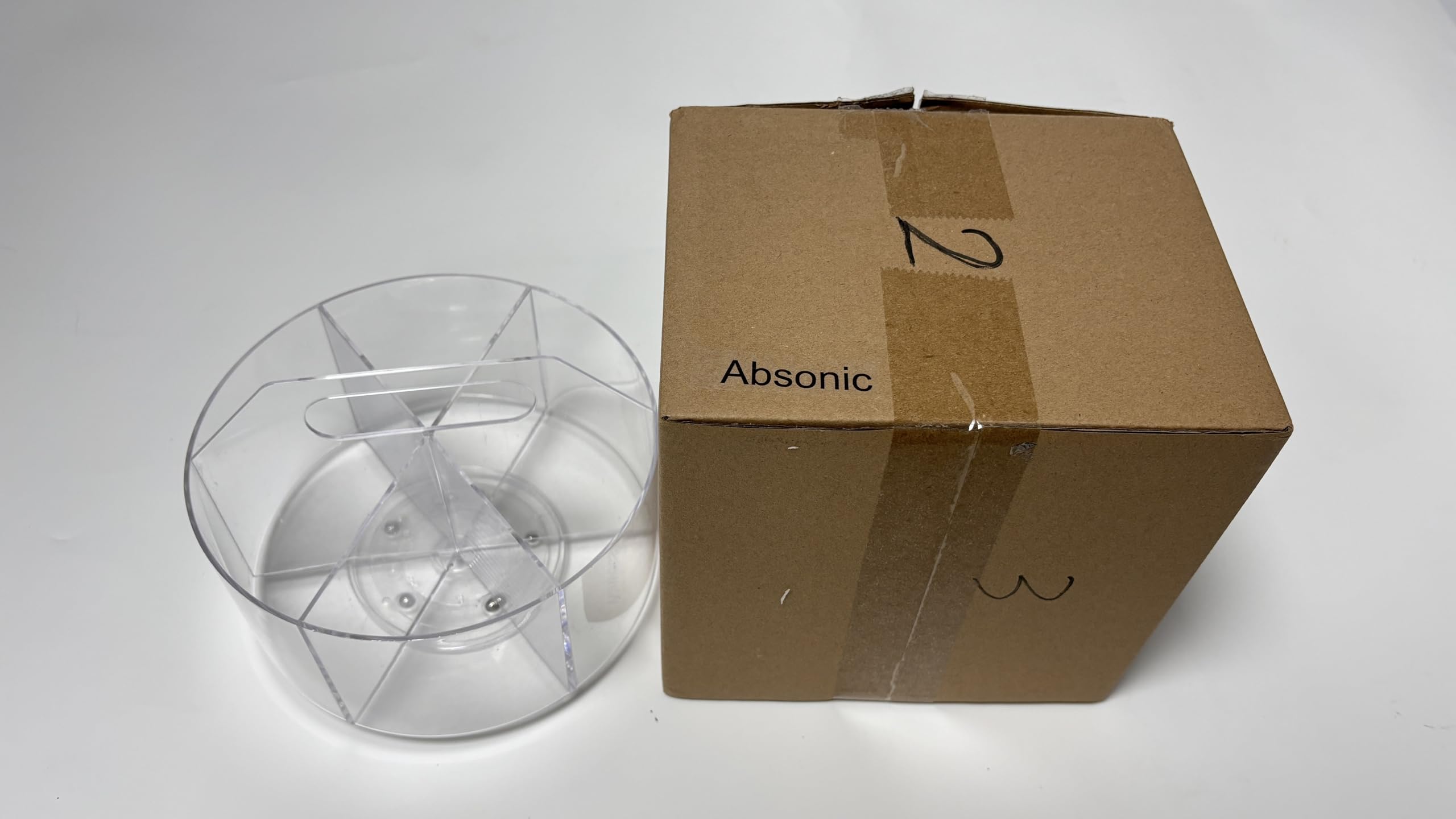 Absonic uso alternativo guardando brochas y maquillaje para versatilidad
