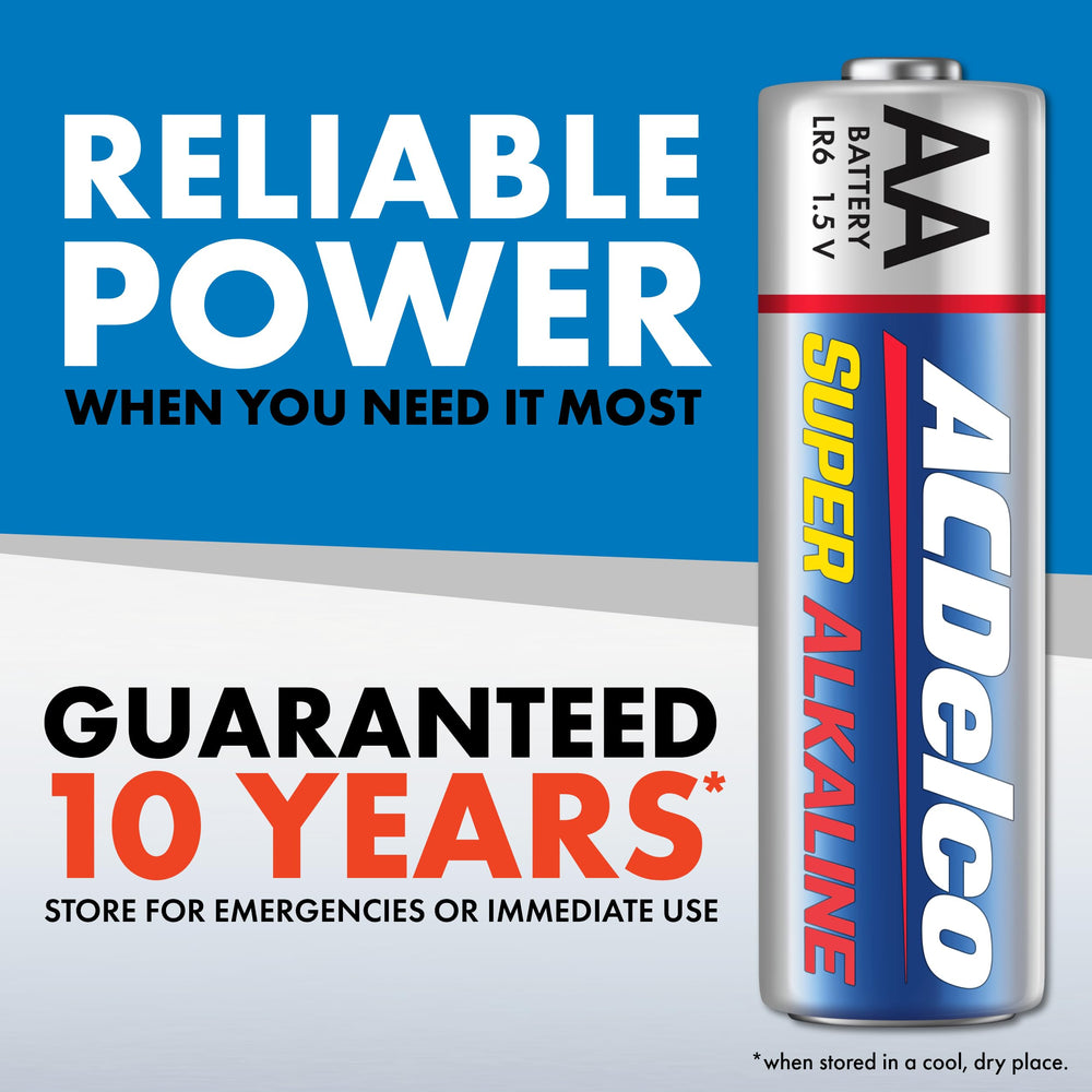 Powermax ACDelco pila AA en mano para comparación de tamaño y uso práctico