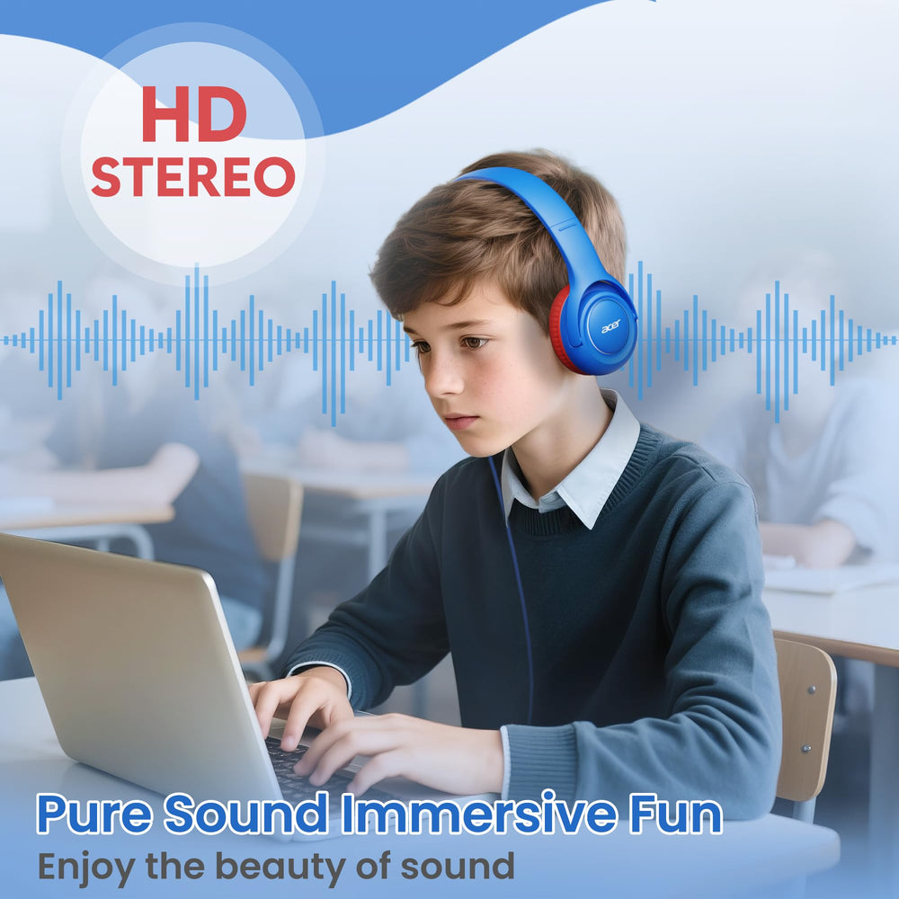 Acer HK03 niño usando auriculares en clase con claridad de voz