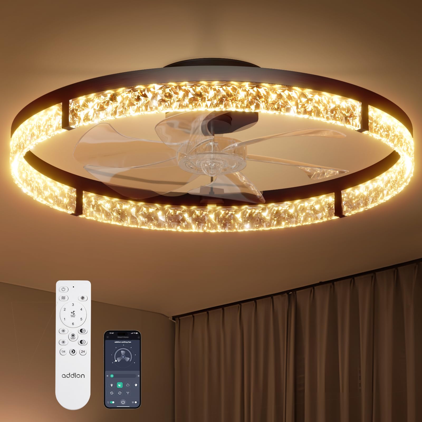 addlon vista frontal del fandelier con luz encendida para ambiente confortable