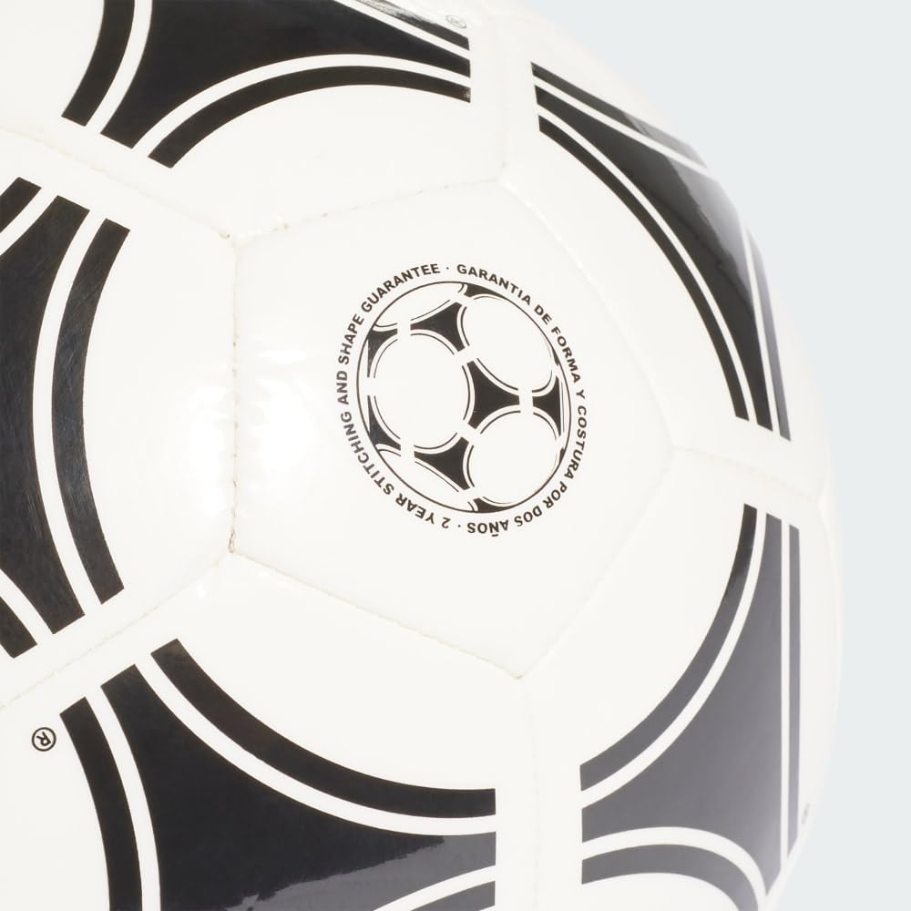 adidas Tango Glider en uso durante entrenamiento, mejora el manejo y pases