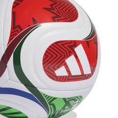 adidas balón trionda en uso durante entrenamiento mostrando control