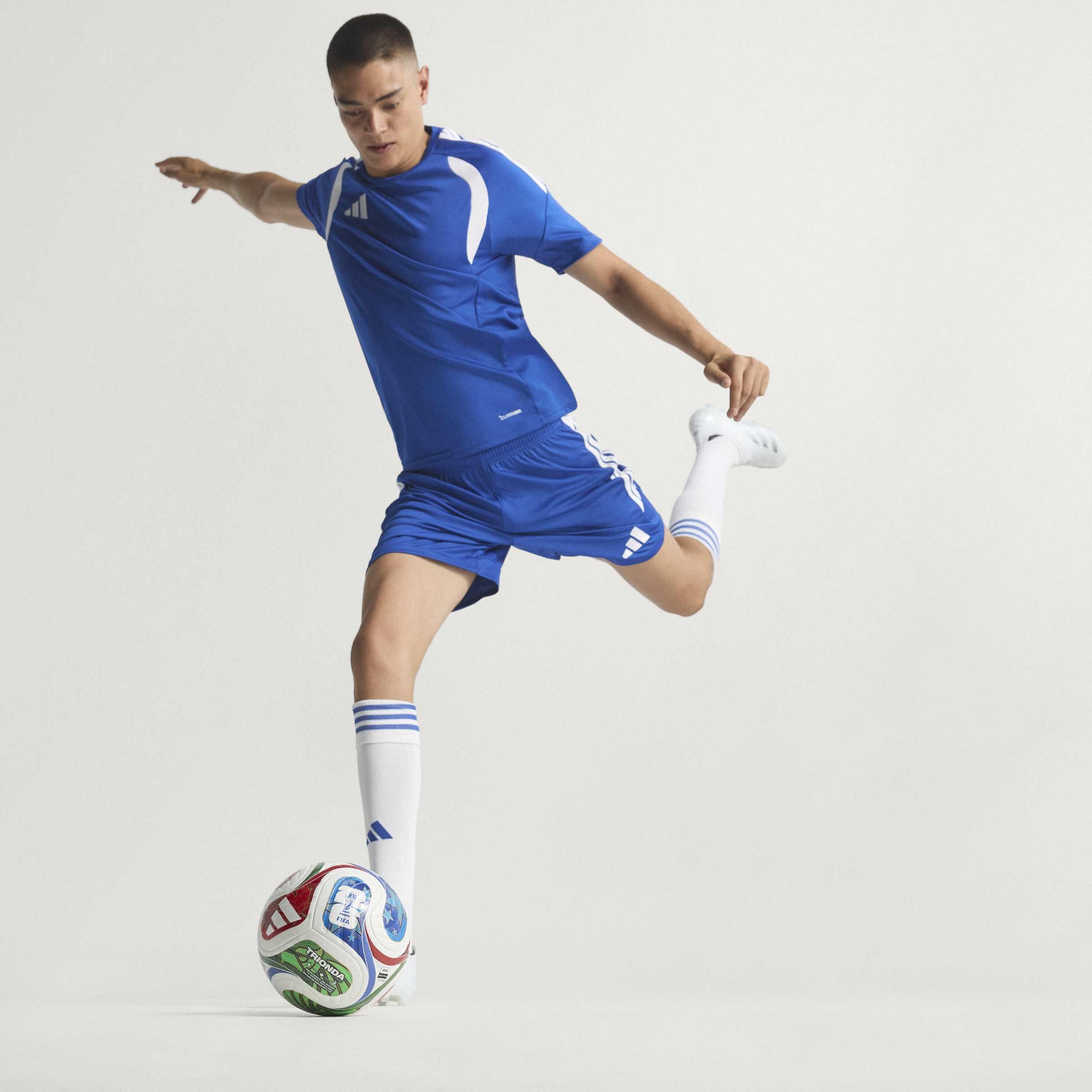 adidas Trionda Pro empaque oficial que protege y garantiza autenticidad