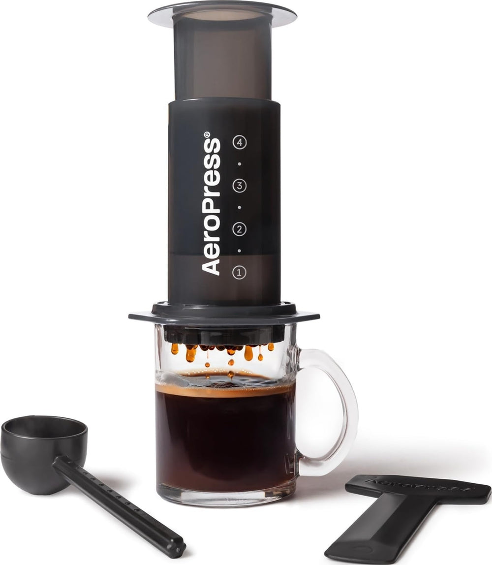 AeroPress vista frontal mostrando diseño compacto y facilidad de uso