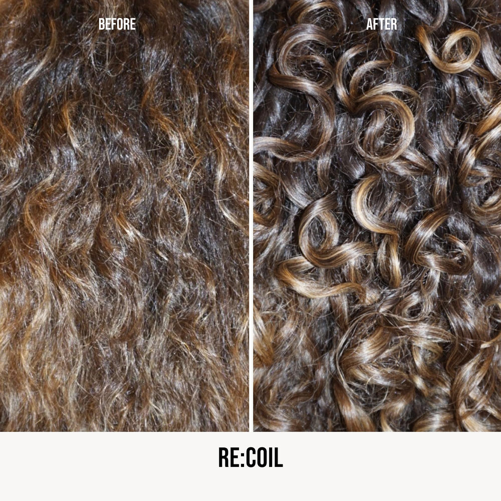 AG Care Re:Coil en mano listo para aplicar y activar rizos con nutrición