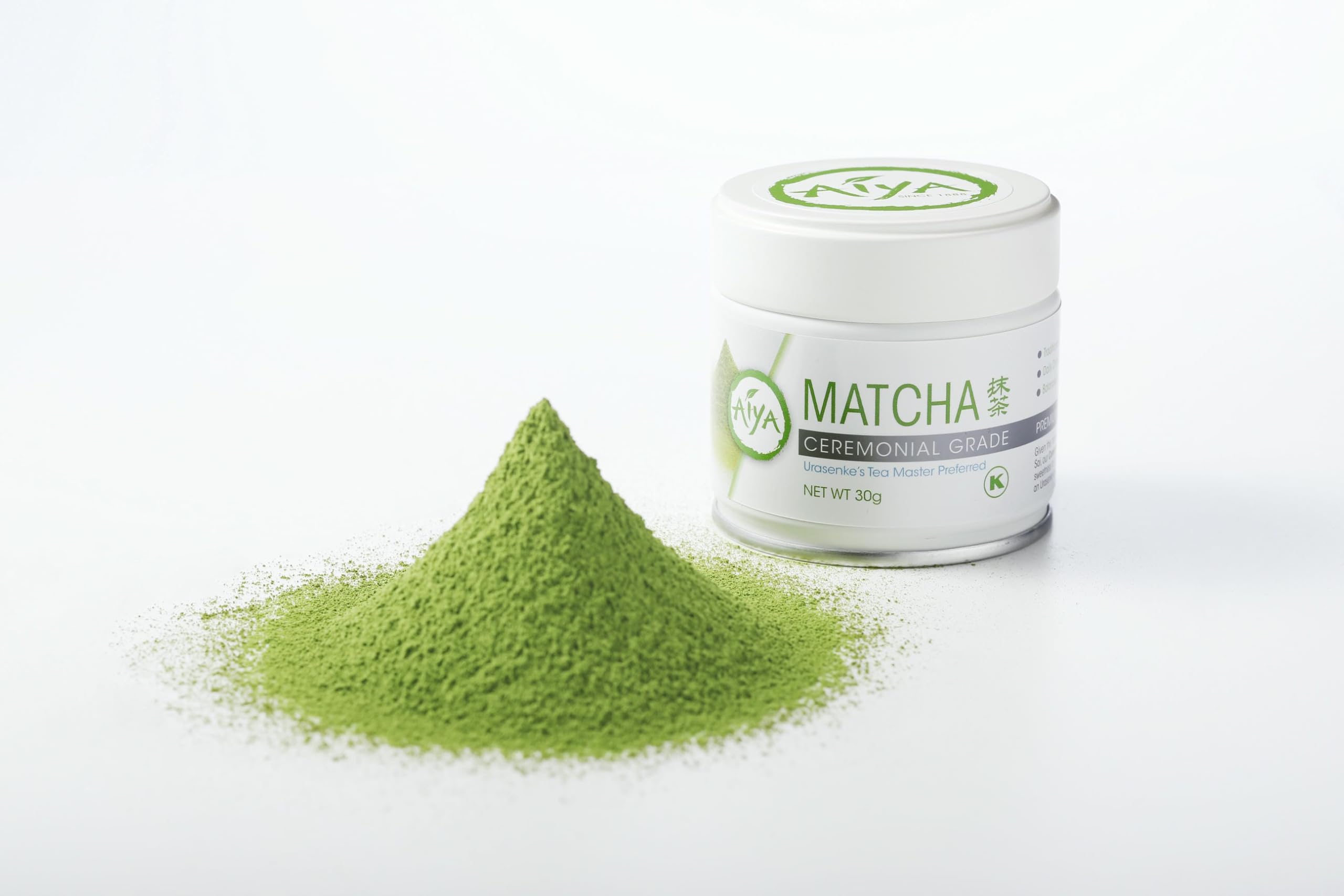 AIYA SINCE 1888 polvo de matcha cerca mostrando textura fina