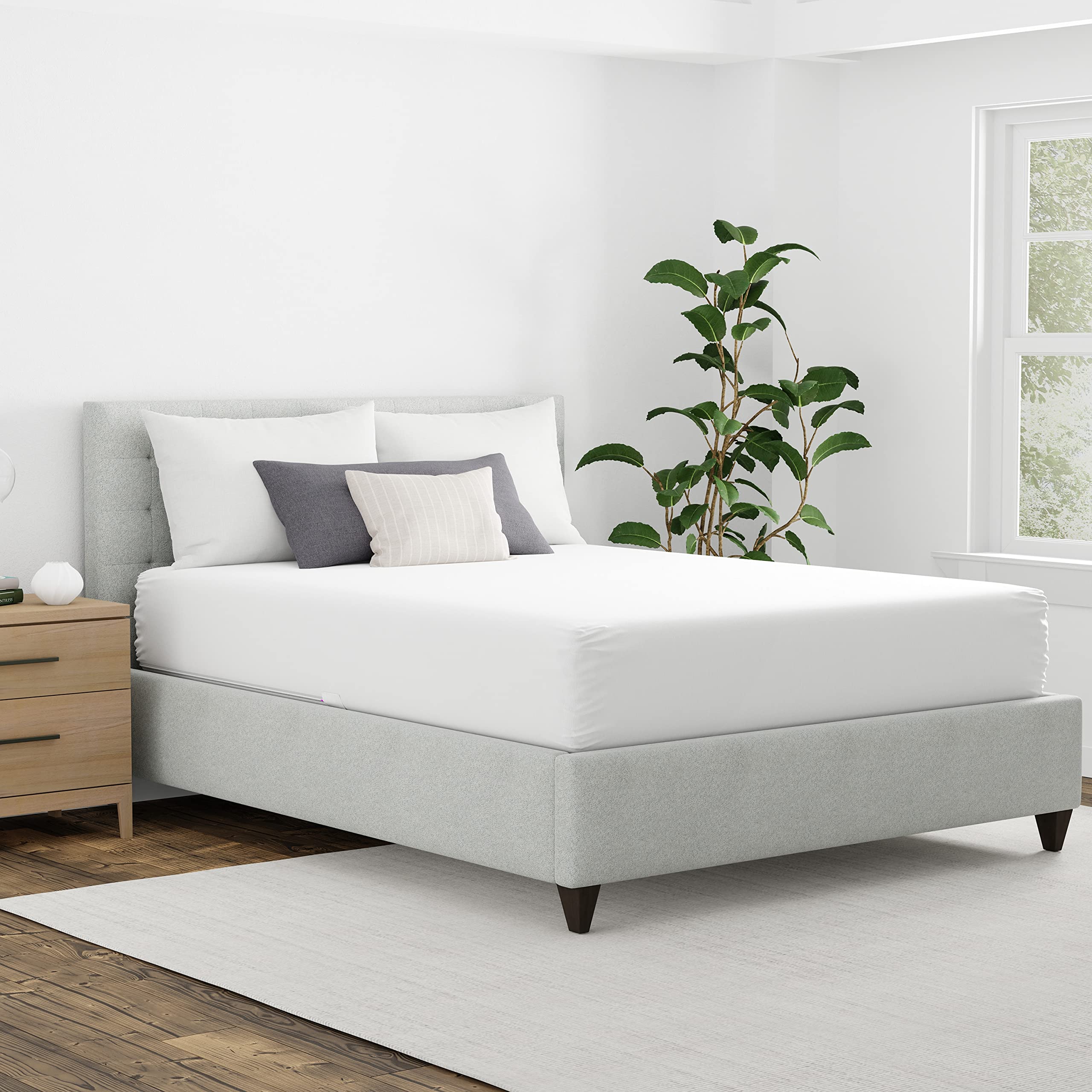 Aller-Ease cremallera con solapa protectora y cierre Velcro para sellado seguro.