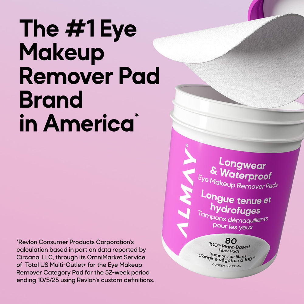 Almay toallita en uso retirando maquillaje waterproof sin frotar
