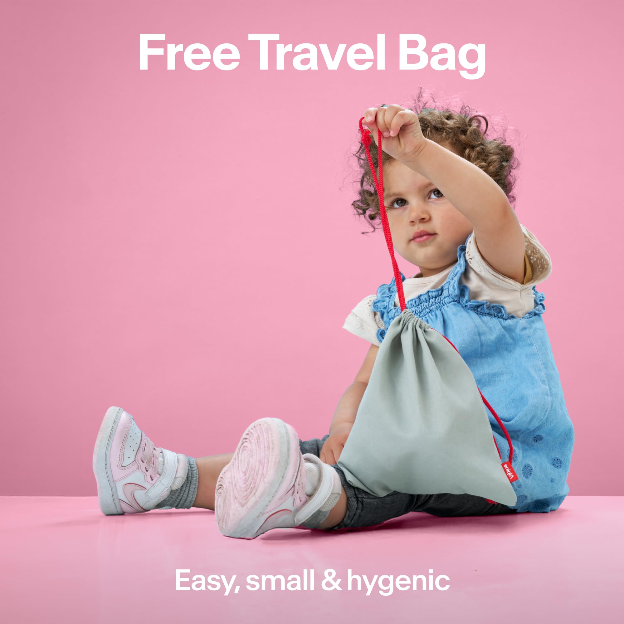 Alpine Muffy Baby guardada en funda de transporte para viajes