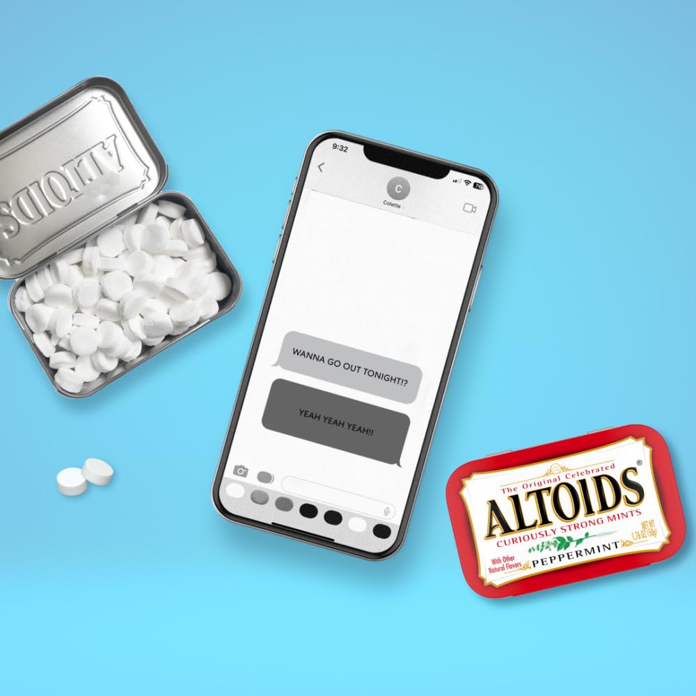 Altoids en mano para mostrar tamaño real y facilidad de llevar