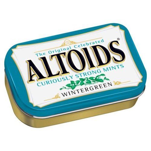Altoids dentro de un bolso demostrando portabilidad y conveniencia