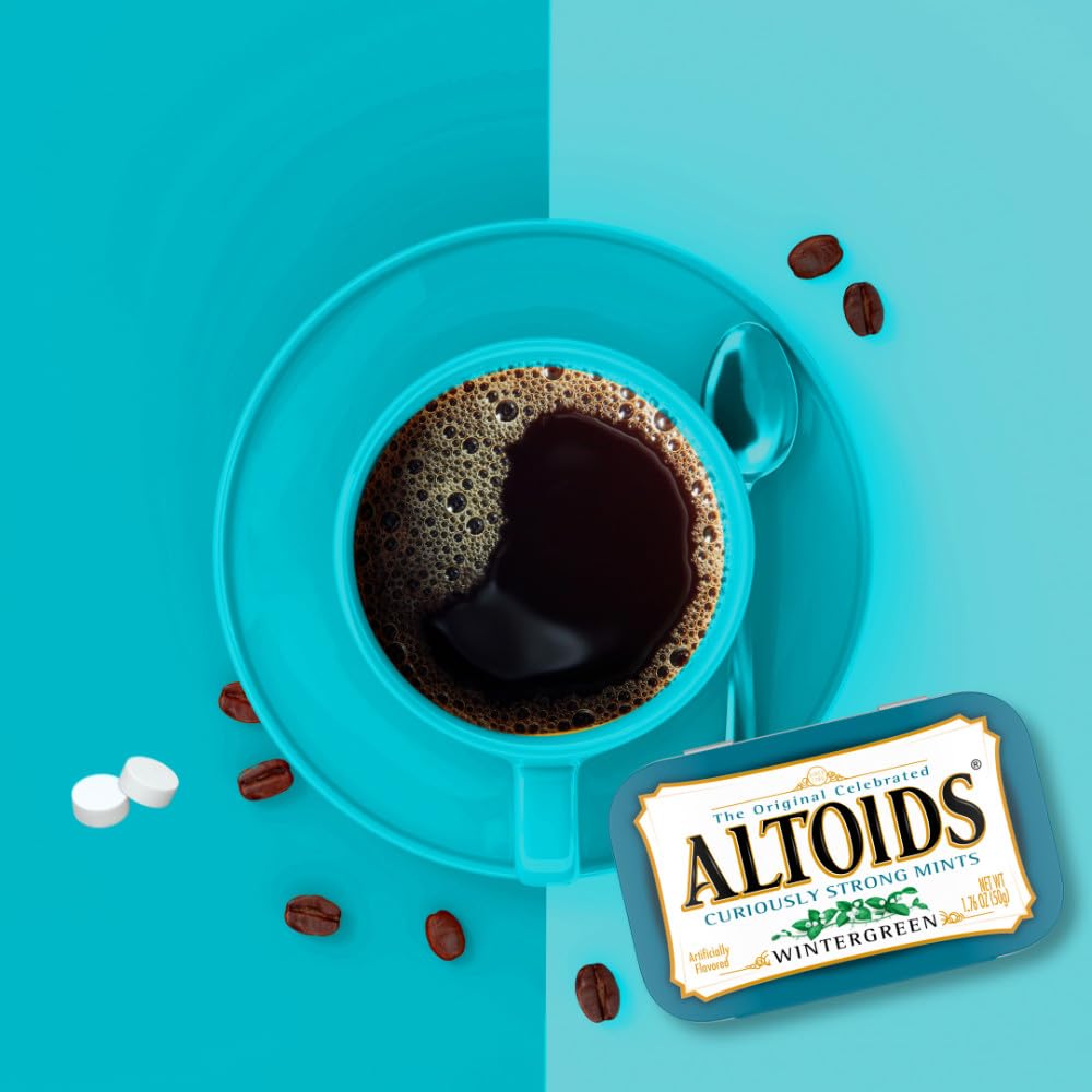 Altoids varias latas apiladas señalando almacenamiento en stock