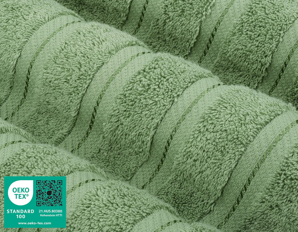 American Soft Linen toalla de baño colgada demostrando grosor y caída