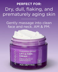 Andalou Naturals crema sobre la mano demostrando absorción rápida