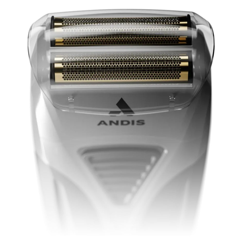 Andis TS-2 comparada con mano para mostrar tamaño compacto y portabilidad