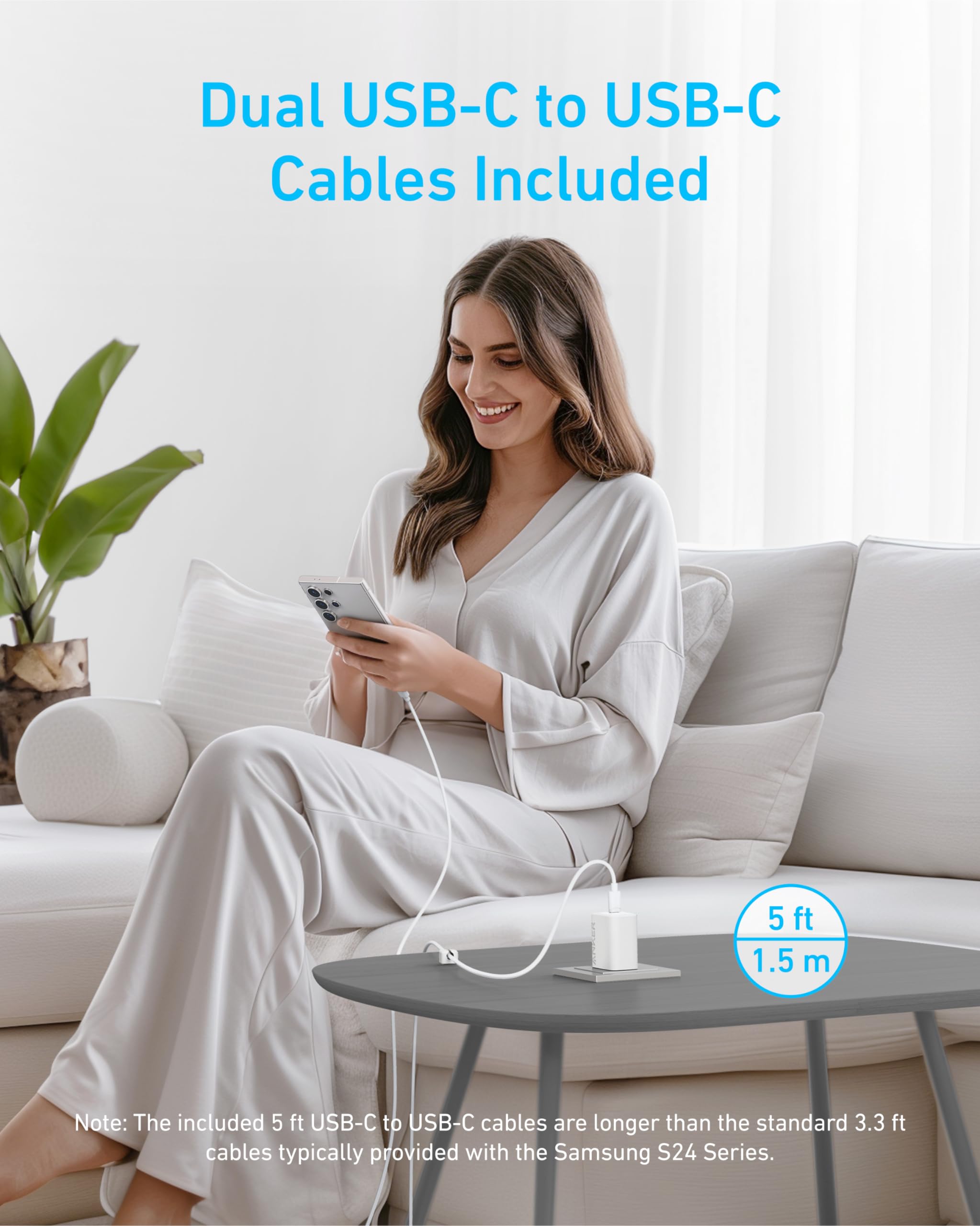 Anker comparativa tamaño en mano para visualizar escala y portabilidad
