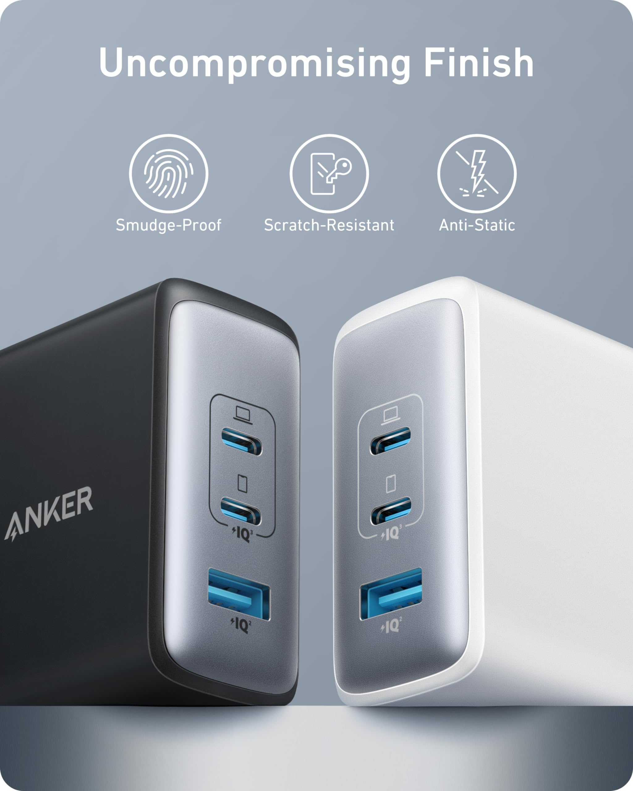 Anker en mochila de viajero mostrando conveniencia para desplazamientos