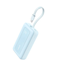 Anker vista frontal del power bank mostrando diseño compacto y puerto integrado