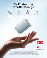 Anker Nano en mano para visualizar tamaño compacto y ligereza