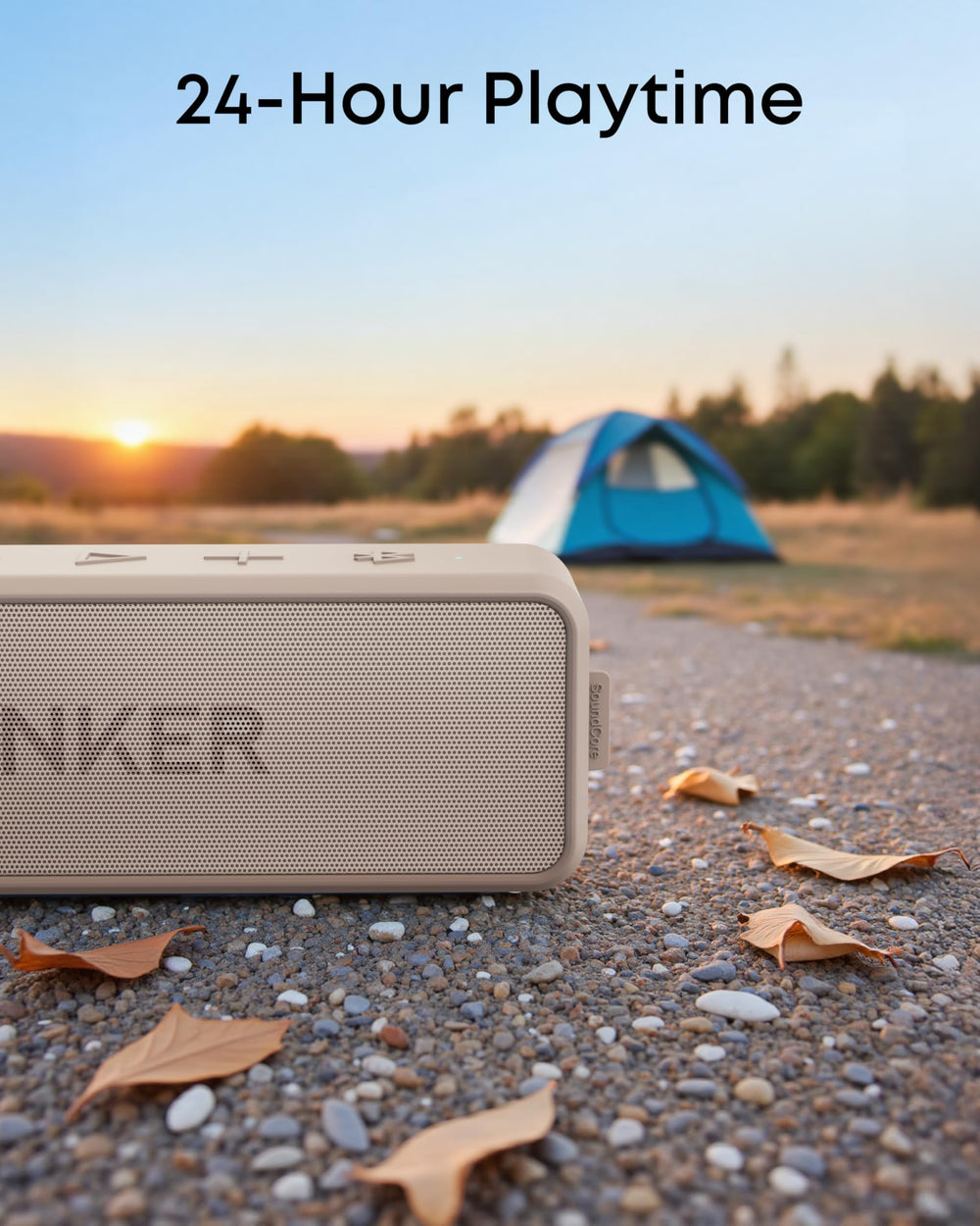 Anker Soundcore 2 en la playa con agua cerca, demuestra resistencia IPX7
