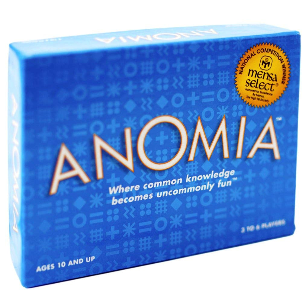 Anomia caja frontal mostrando el diseño y portabilidad de la marca Anomia