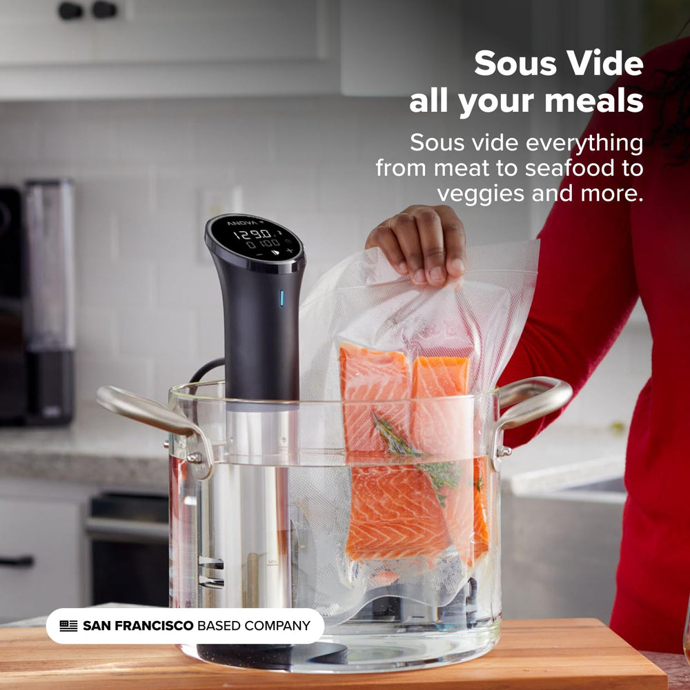 Anova Precision Cooker en una cocina moderna mostrando conveniencia y control remoto