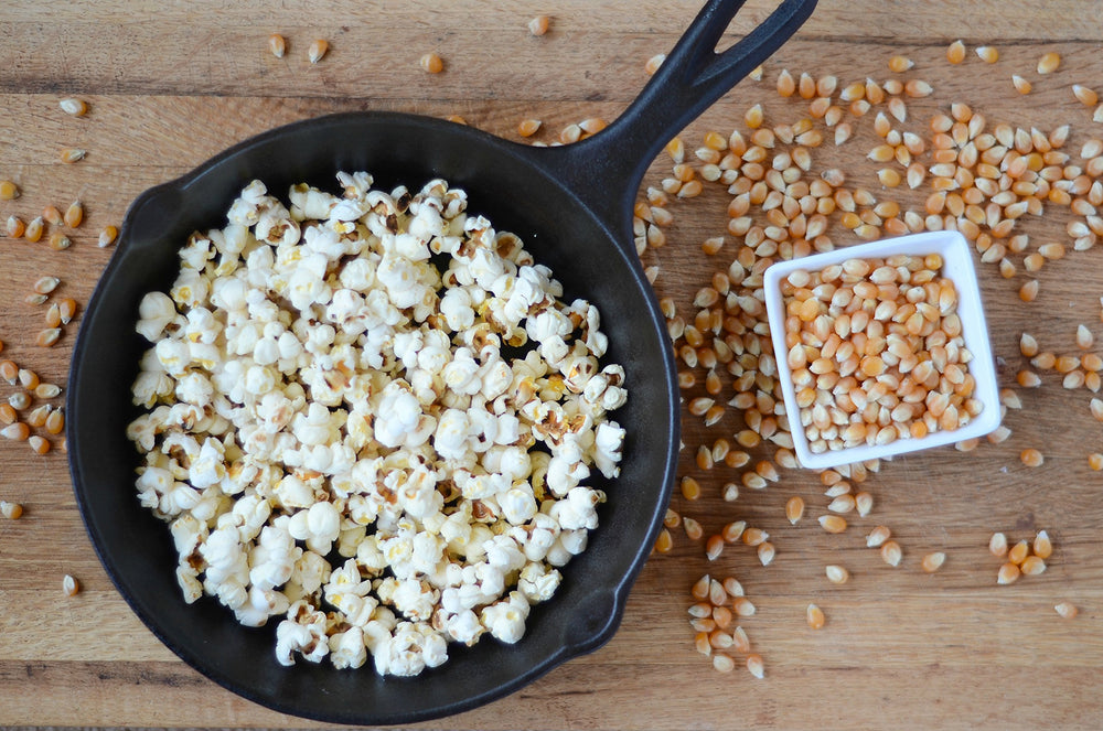 Anthony's ambiente de cine en casa con palomitas listas, ideal para reuniones familiares