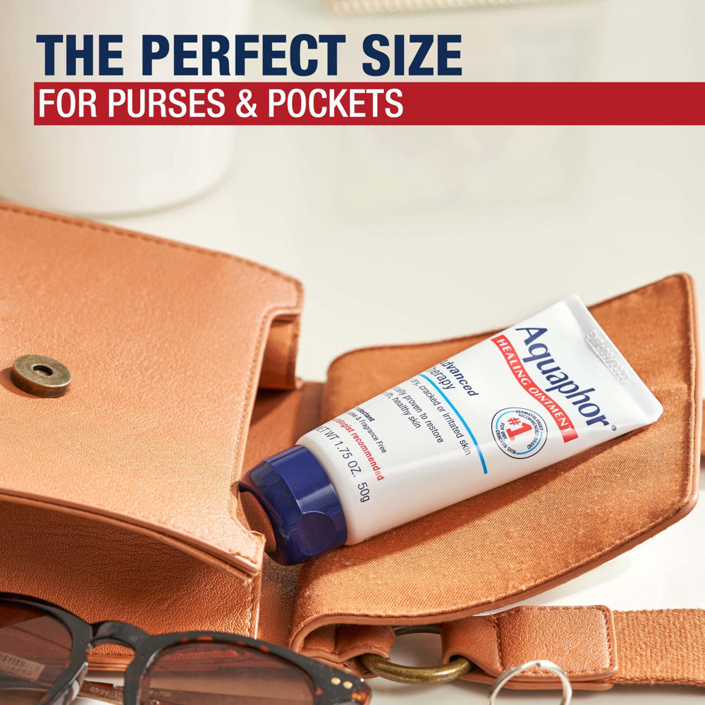 Tubos Aquaphor dentro de un neceser, ideal para viajes y salidas