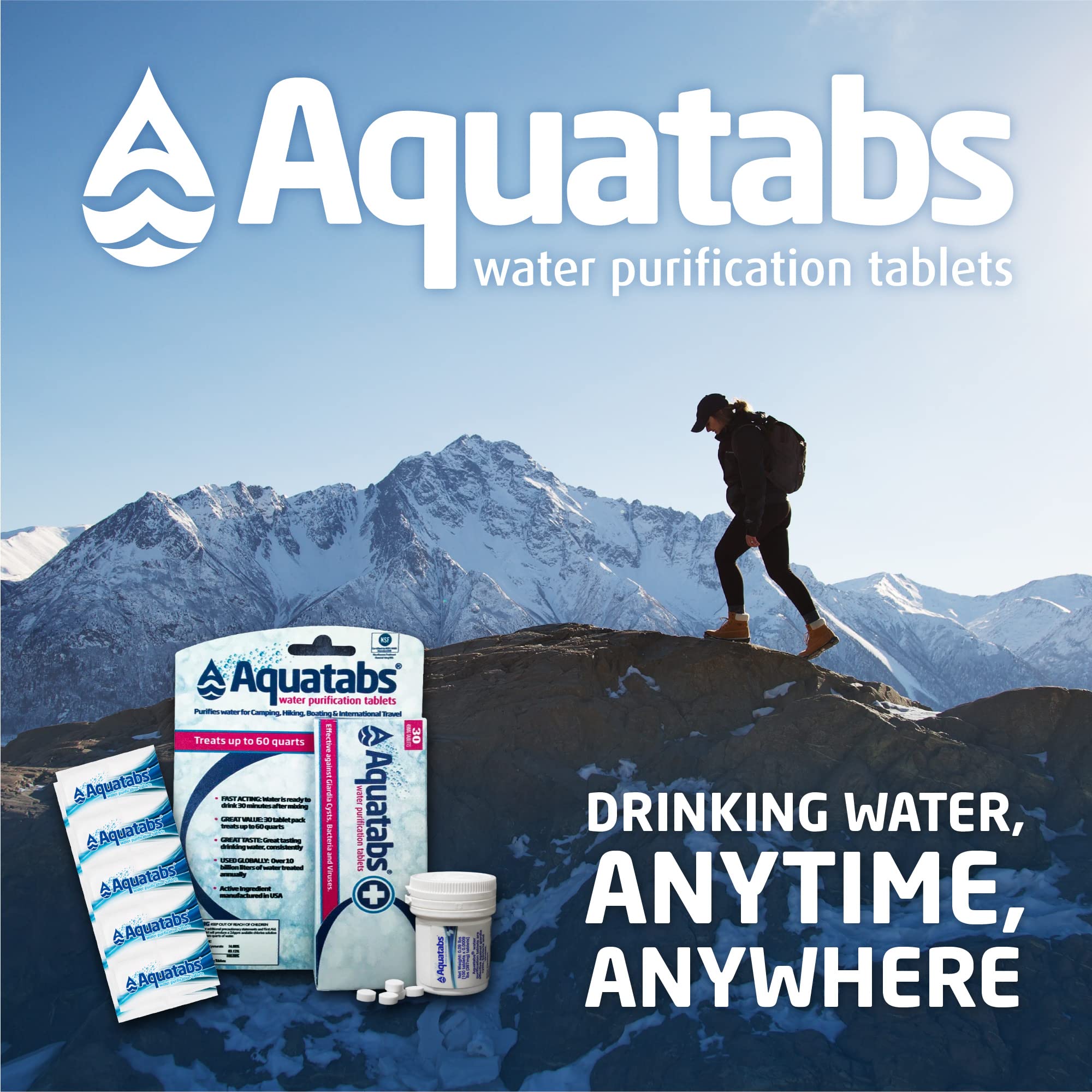 Escena de camping con Aquatabs en kit de emergencia, tranquilidad en exteriores