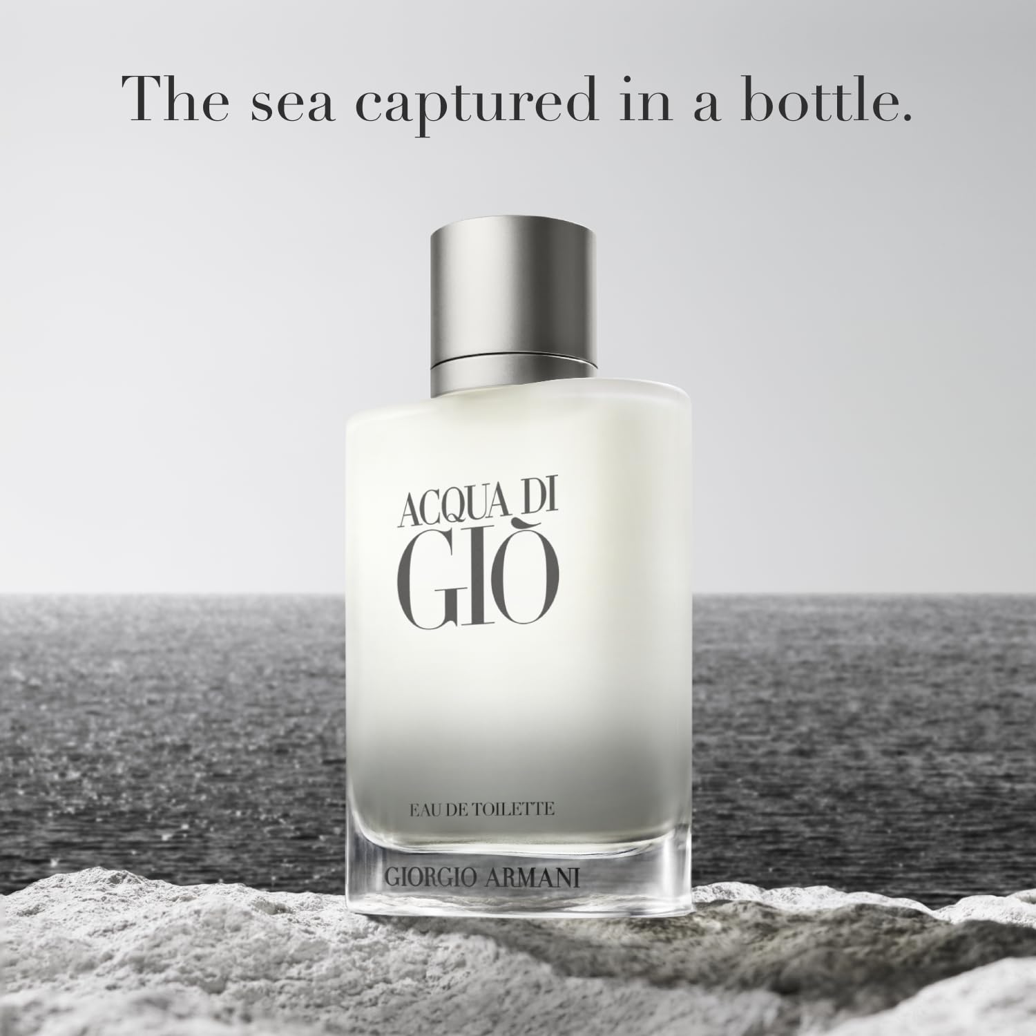 Armani Beauty niebla de colonia que muestra textura y difusión fresca