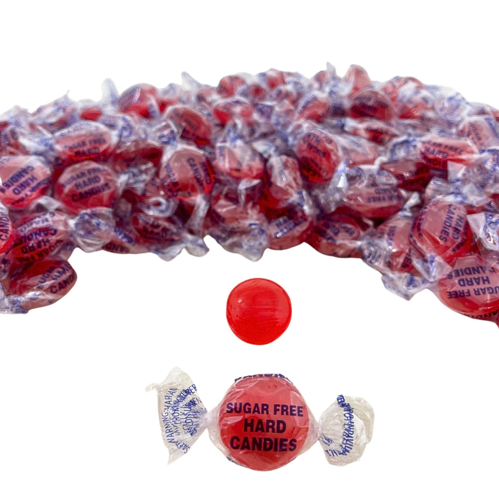 Assortit caramelo en mano para comparar tamaño y conveniencia