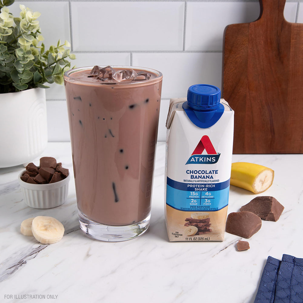 Atkins etiqueta nutricional clara que resalta proteínas y bajos carbohidratos