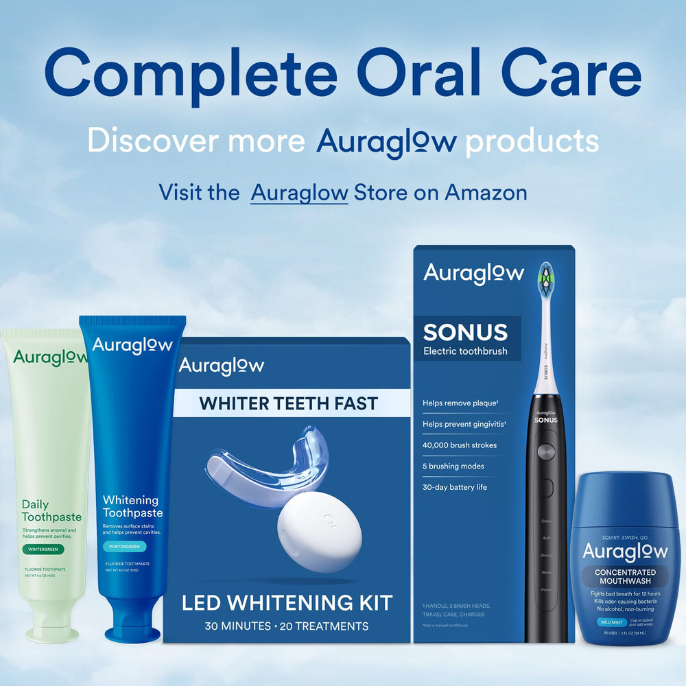 Auraglow usuario aplicando el kit para una sonrisa más blanca en casa