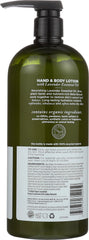 Avalon Organics textura cremosa extendida que muestra rápida absorción y suavidad