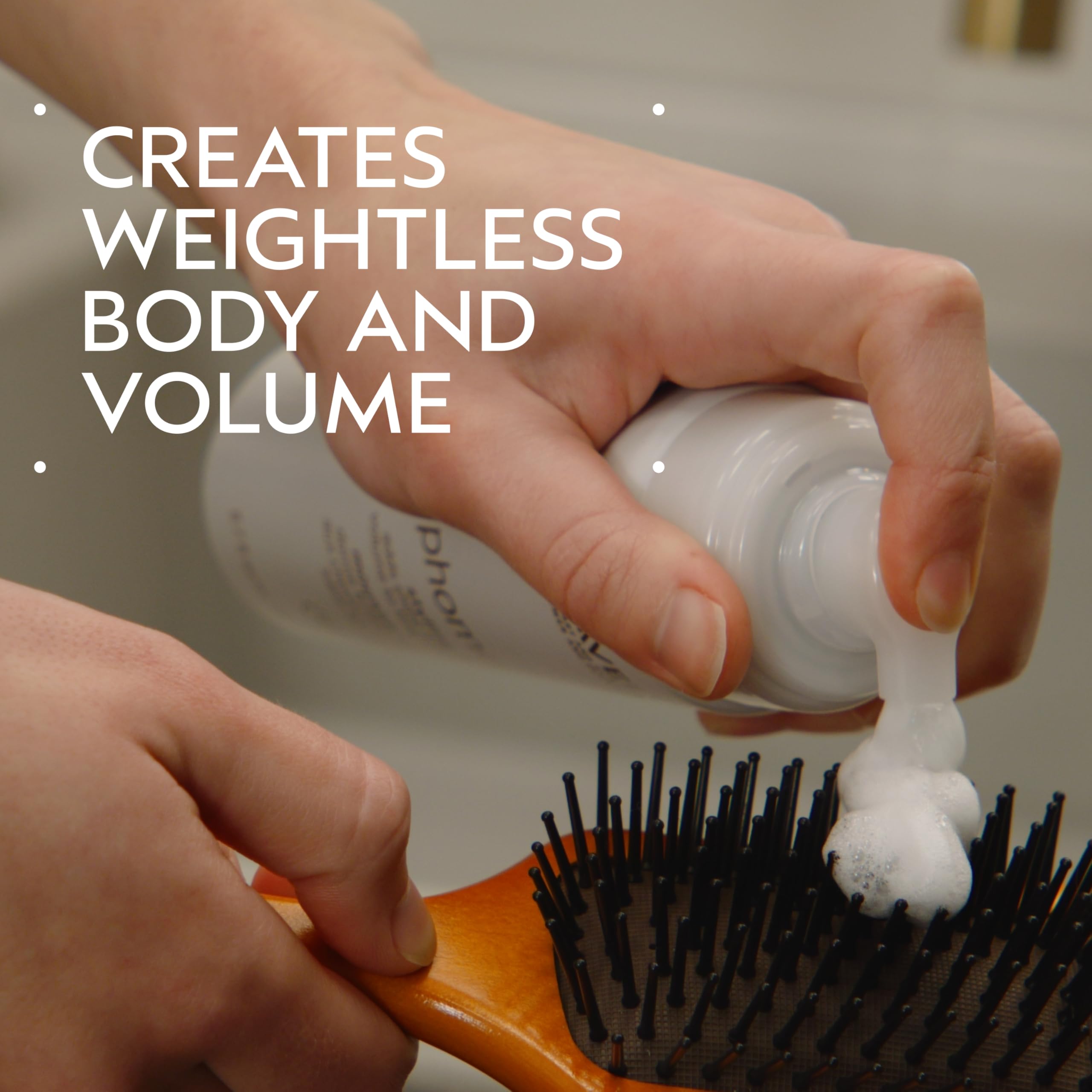 Aveda Phomollient textura de espuma aireada revela ligereza y brillo